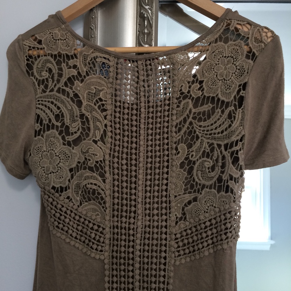 Tee with detailed back